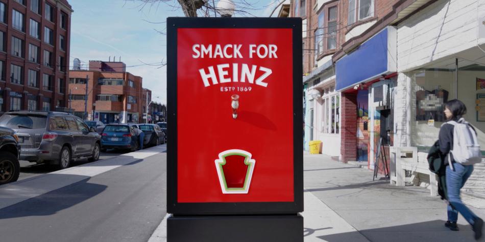 亨氏的广告牌又贴脸开大了拍一拍立刻获取番茄酱包